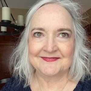 Meet your Posher, Carol